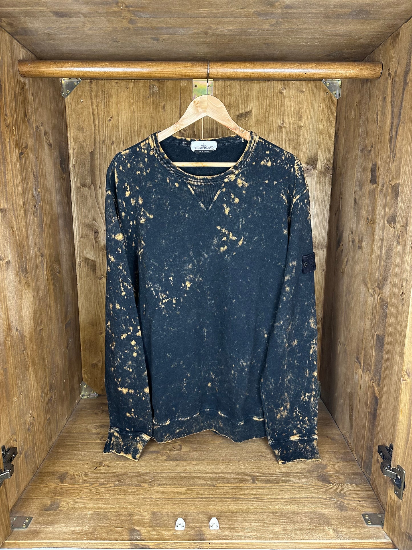 SS22 OFF-DYE CREWNECK in Black