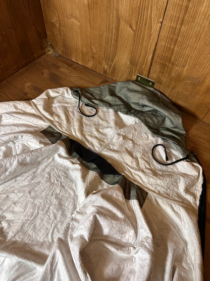 SS2008 SNOWFLAKE TYVEK SHIELD