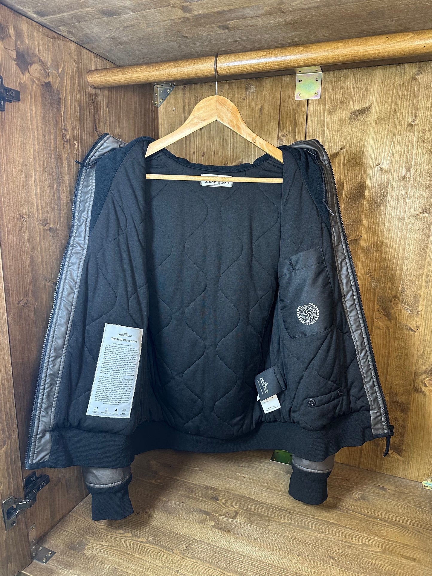 AW012 THERMO REFLECTIVE