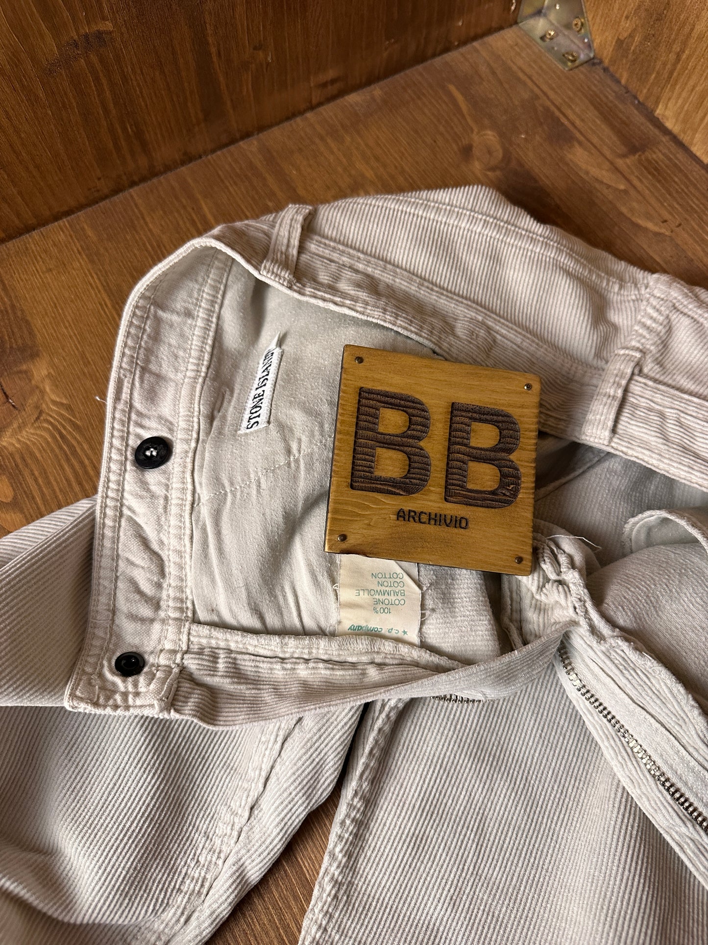 AW85 MICRO CORDUROY PANTS in Beige