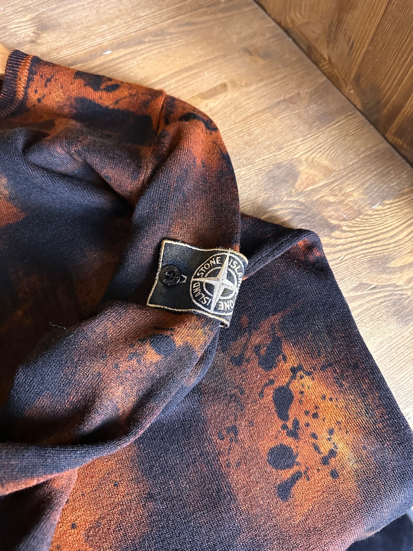 AW14/15 HAND PAINTED TORTOISE SHELL KNIT in Red and Black