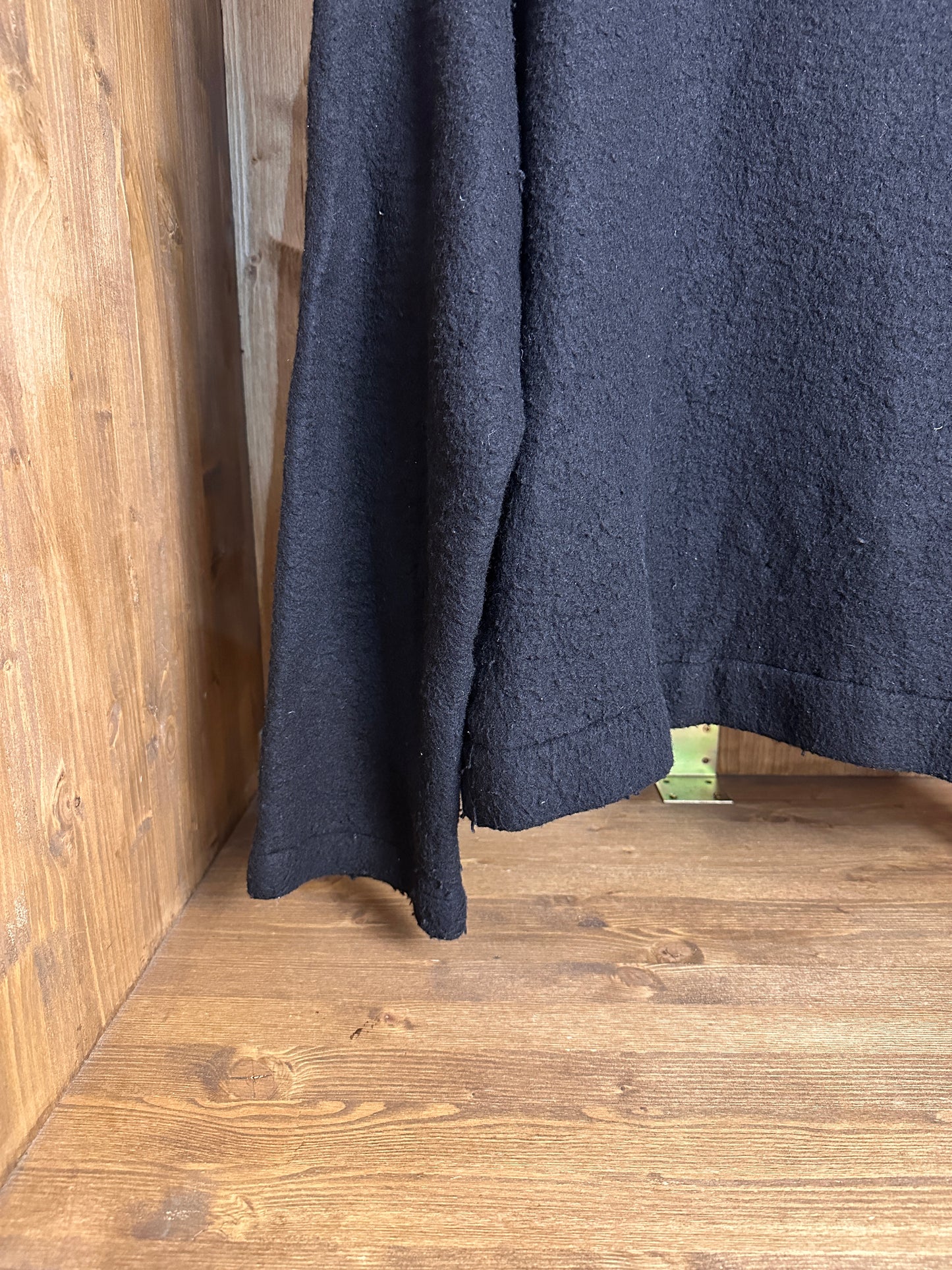 AW98 WOOL HOODIE in Black