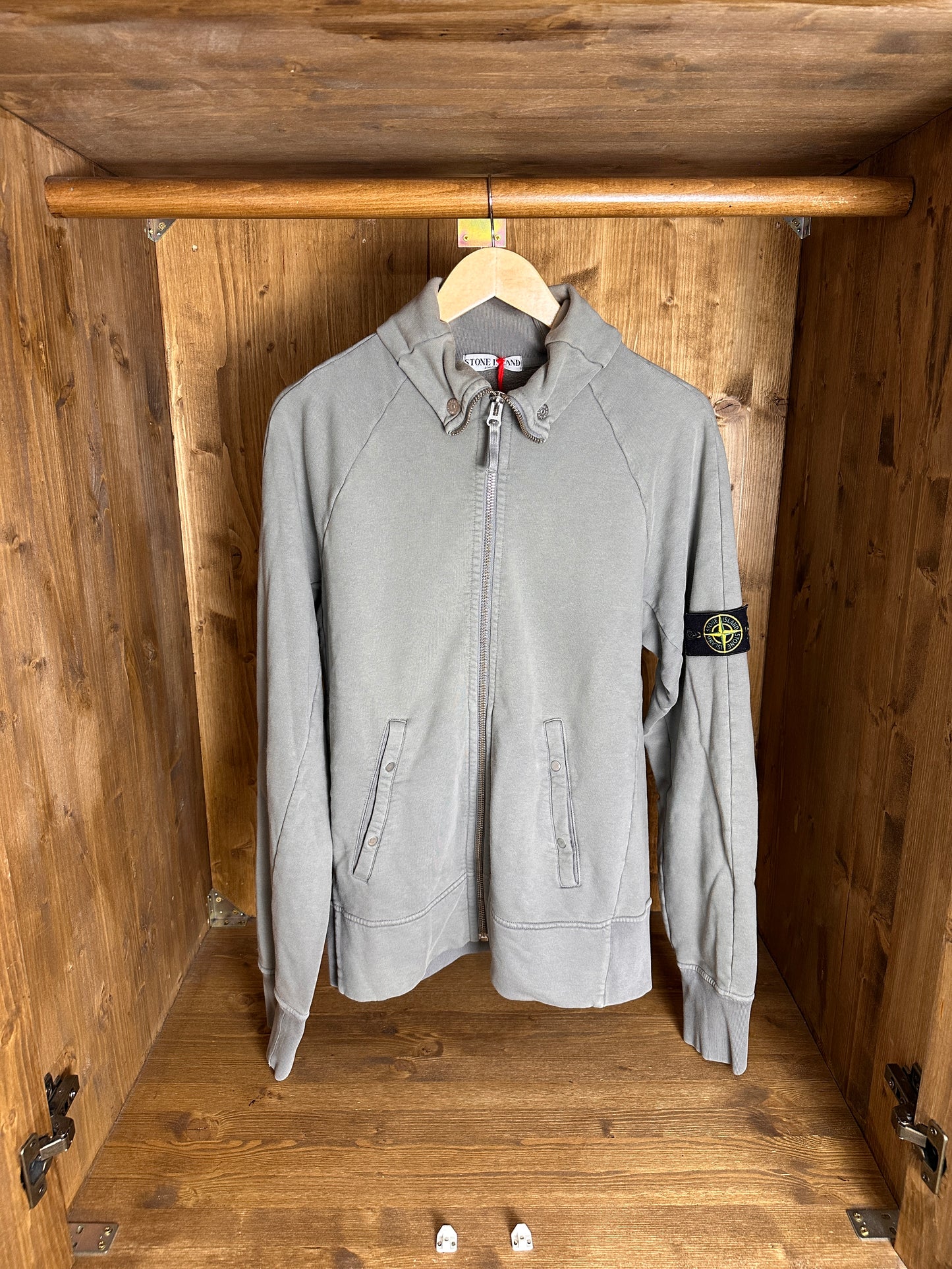 AW10 ZIPPED CREWNECK in Grey Beige