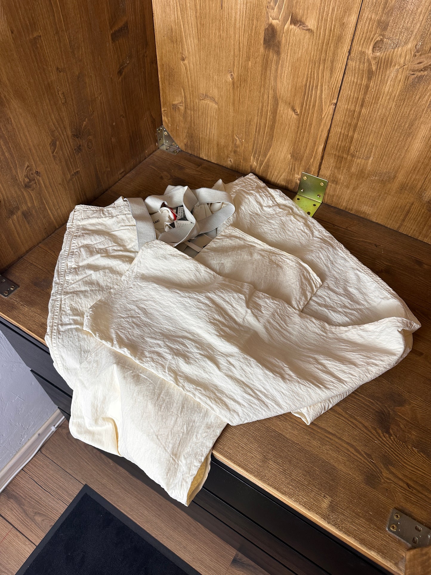 SS00 Fallschirmhosen in Austernweiß