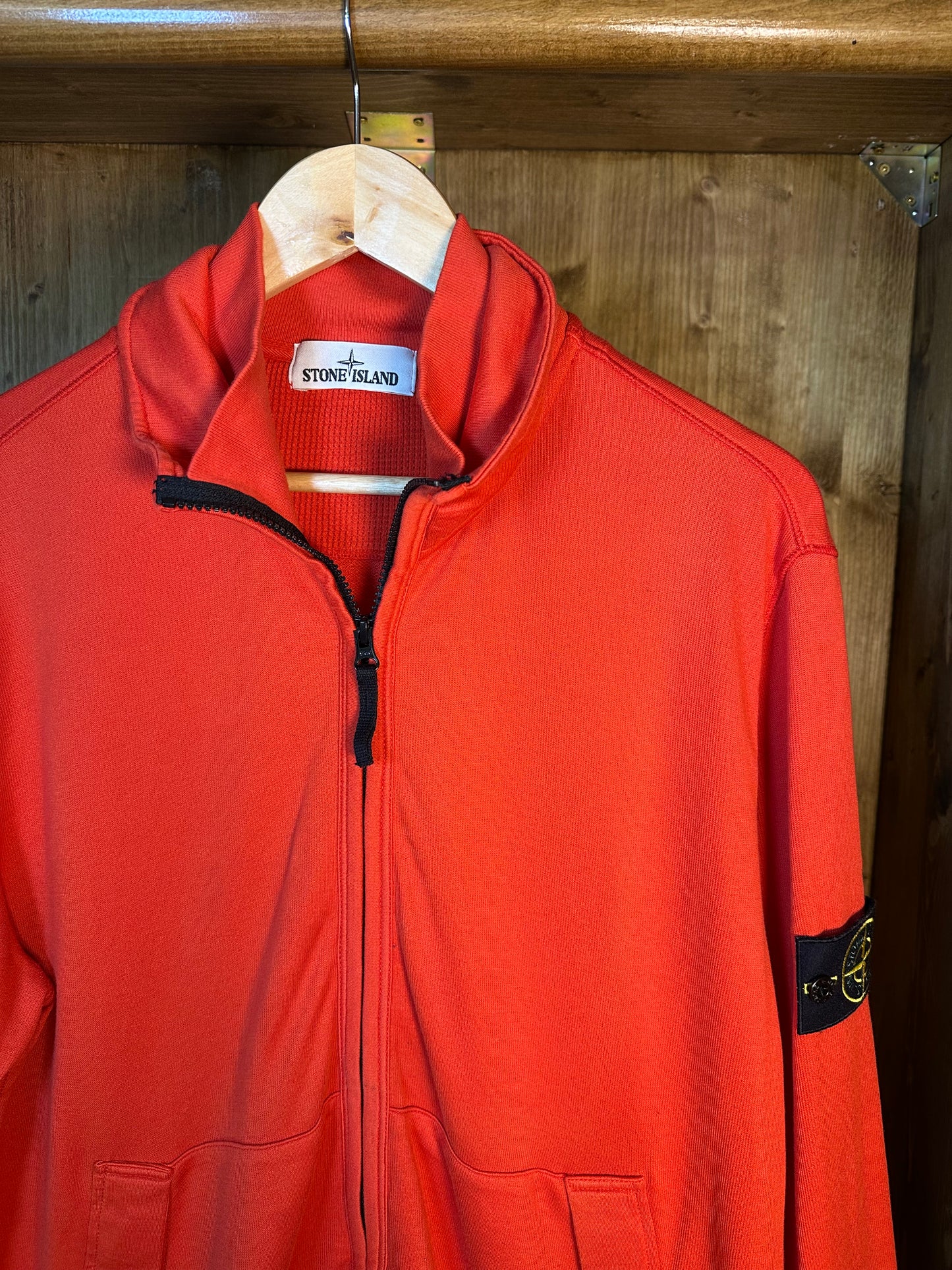 ZIPPED CREWNECK IN ORANGE