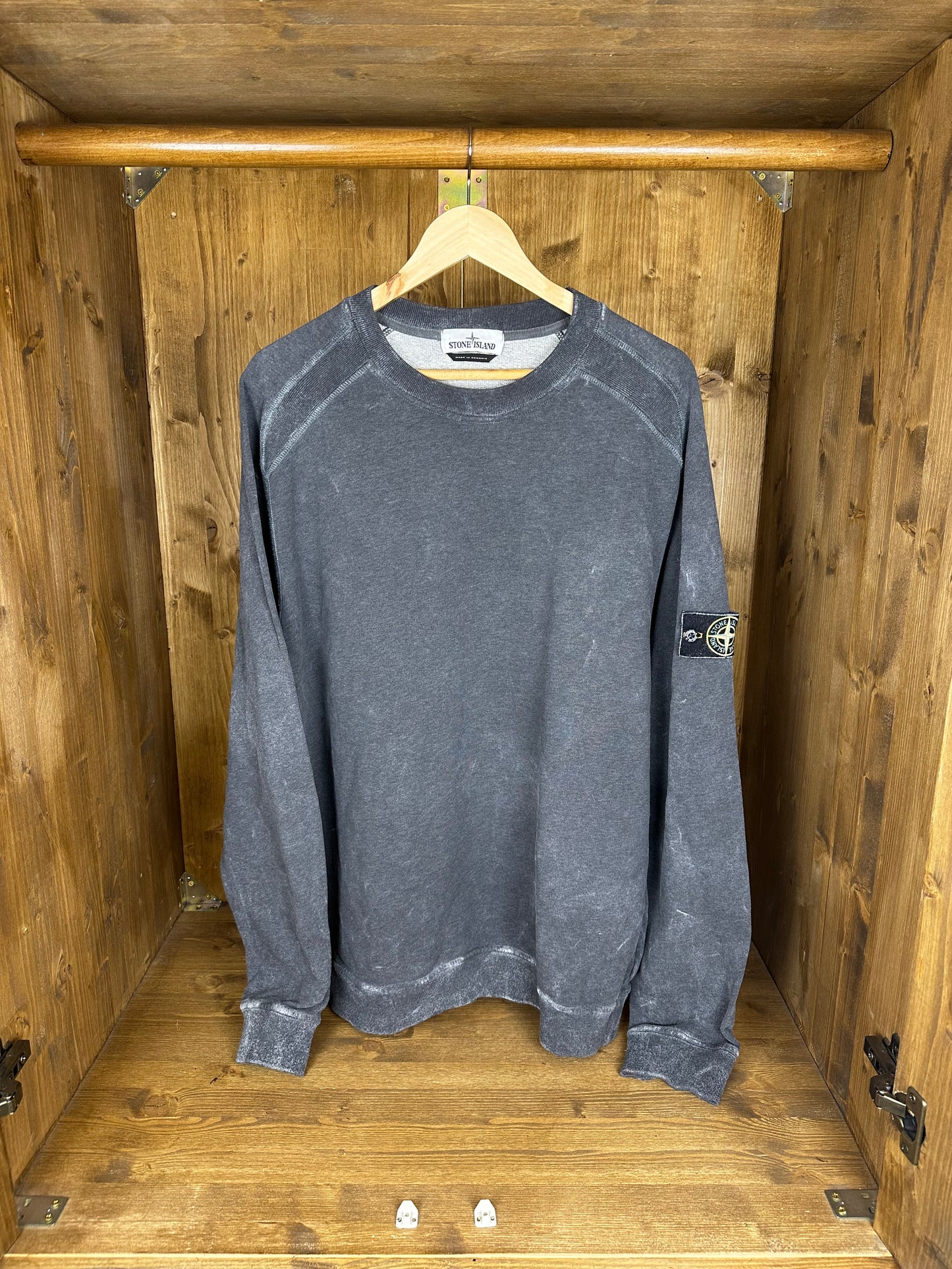AW20 FROST CREWNECK in Grey