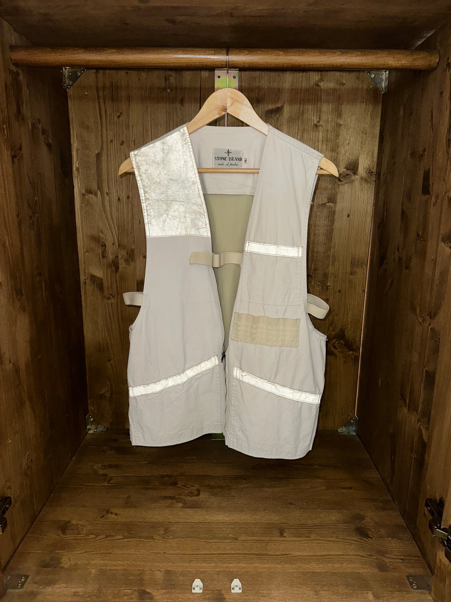 SS82 TELA STELLA UTILITY VEST Sample Piece 1/1 in White