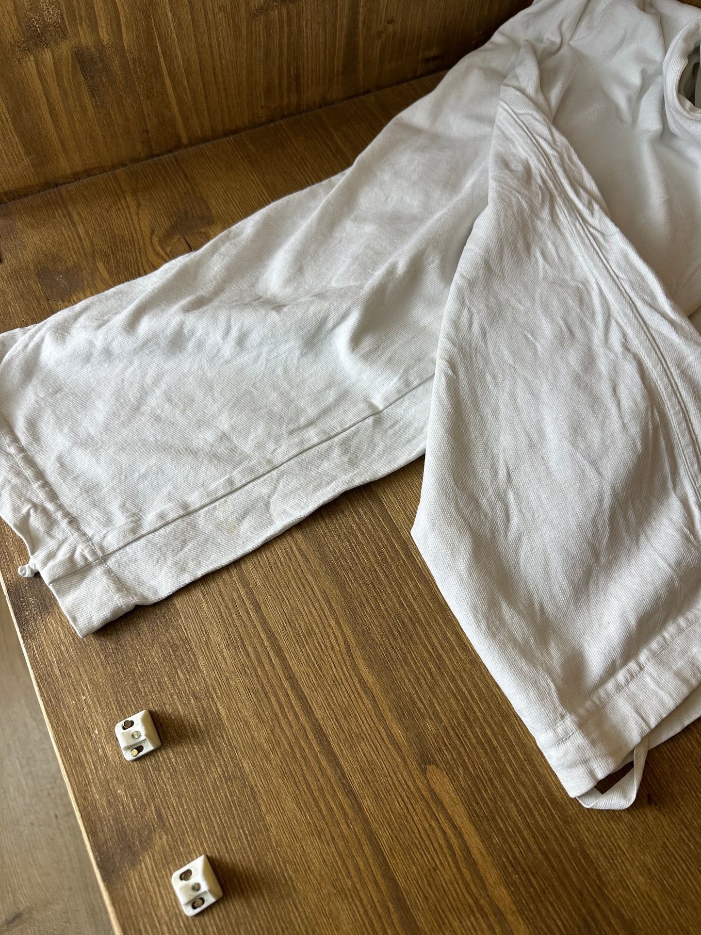 90S COTTON TEE + SWEATPANTS in White