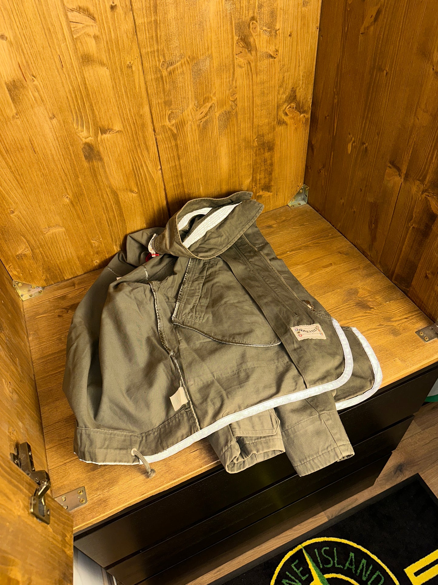 SS84/85 BONEVILLE HUNTING JACKET in Cement Grey