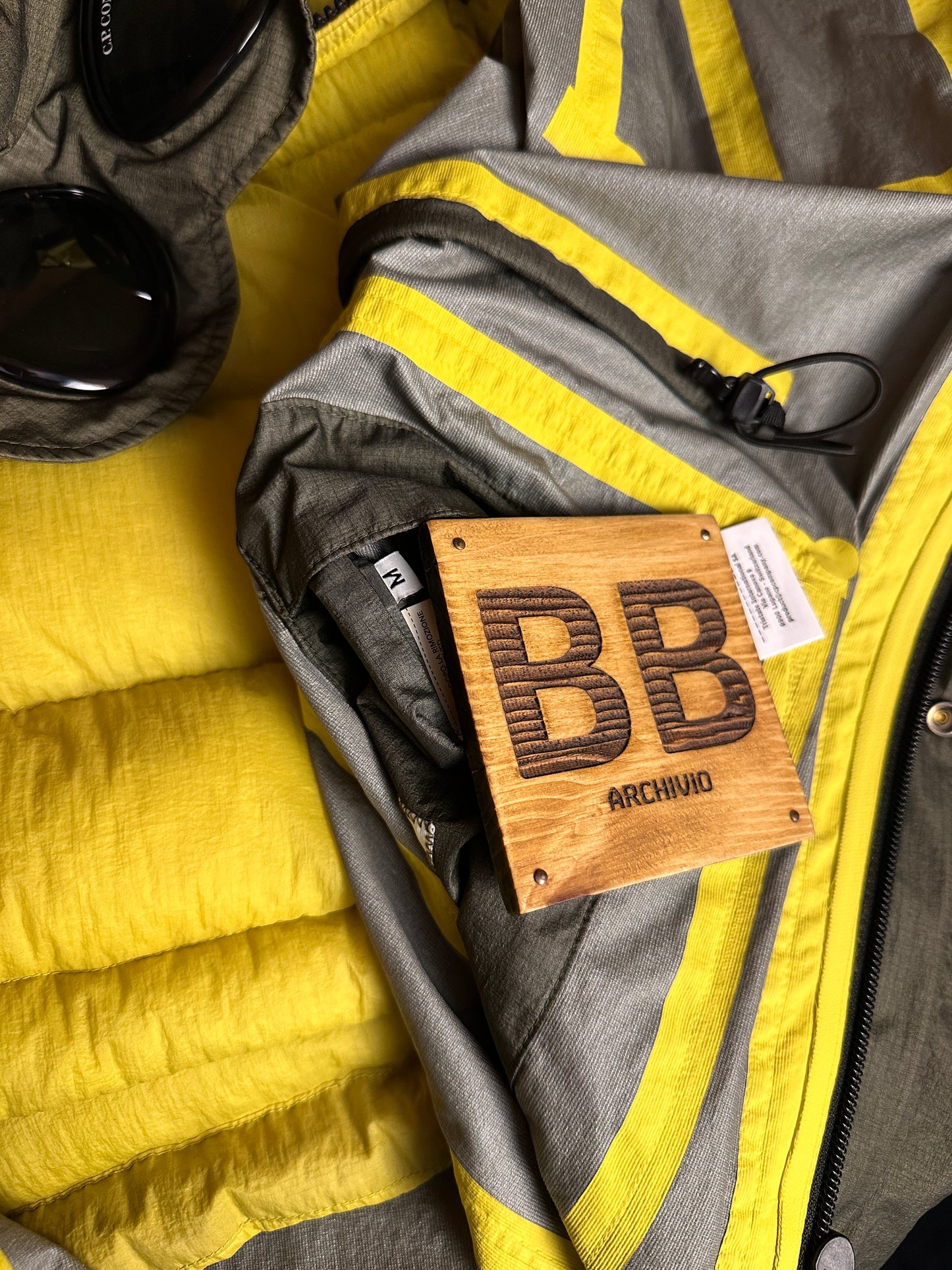 AW25 C.P. COMPANY GORE-G TYPE “LA MILLE” JACKET in Olive Green & Neon Yellow