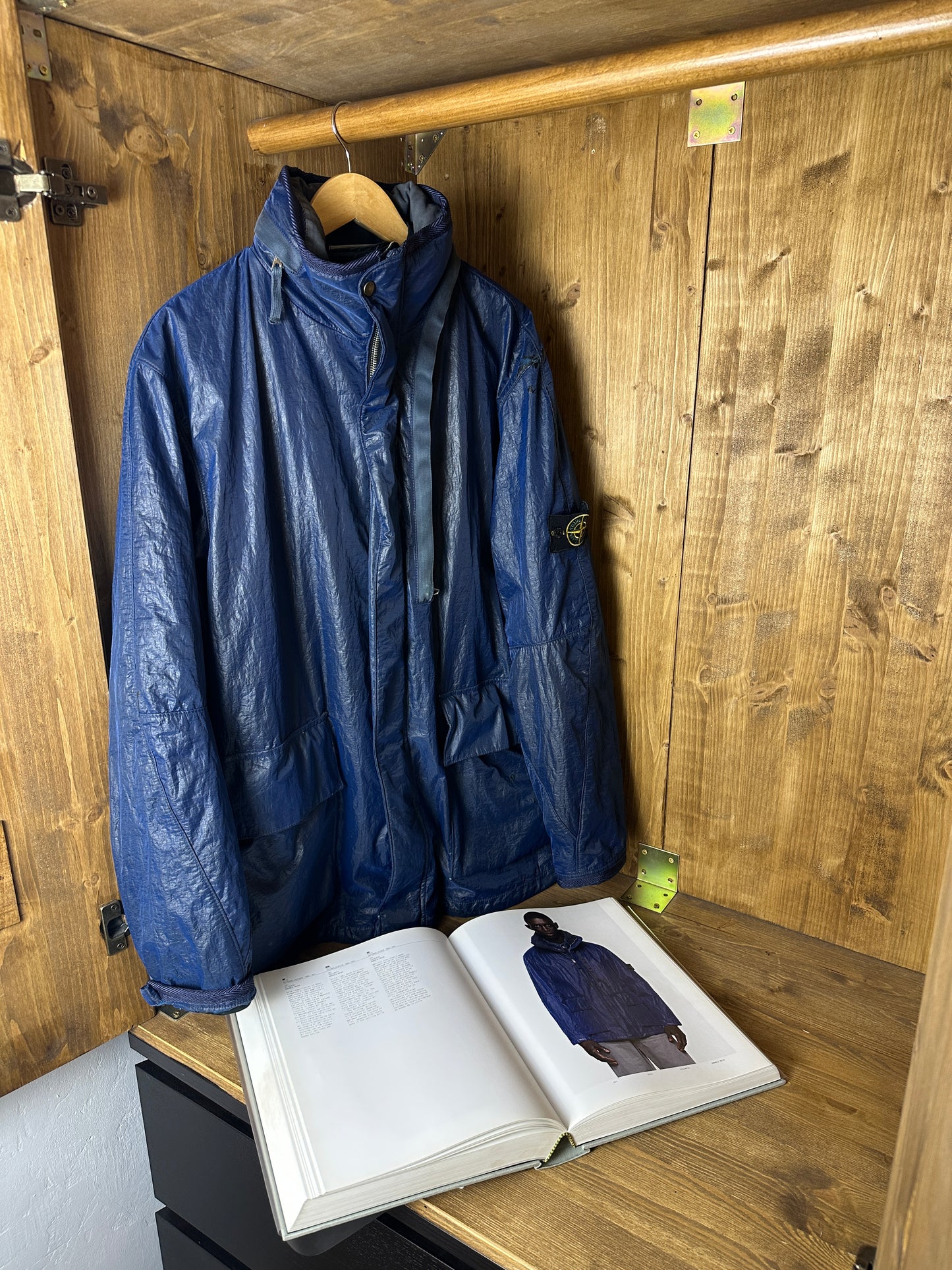 AW01/02 DOUBLE MESH in Ocean Blue