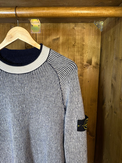 DOUBLE FACE WHITE-TO-BLUE SWEATER