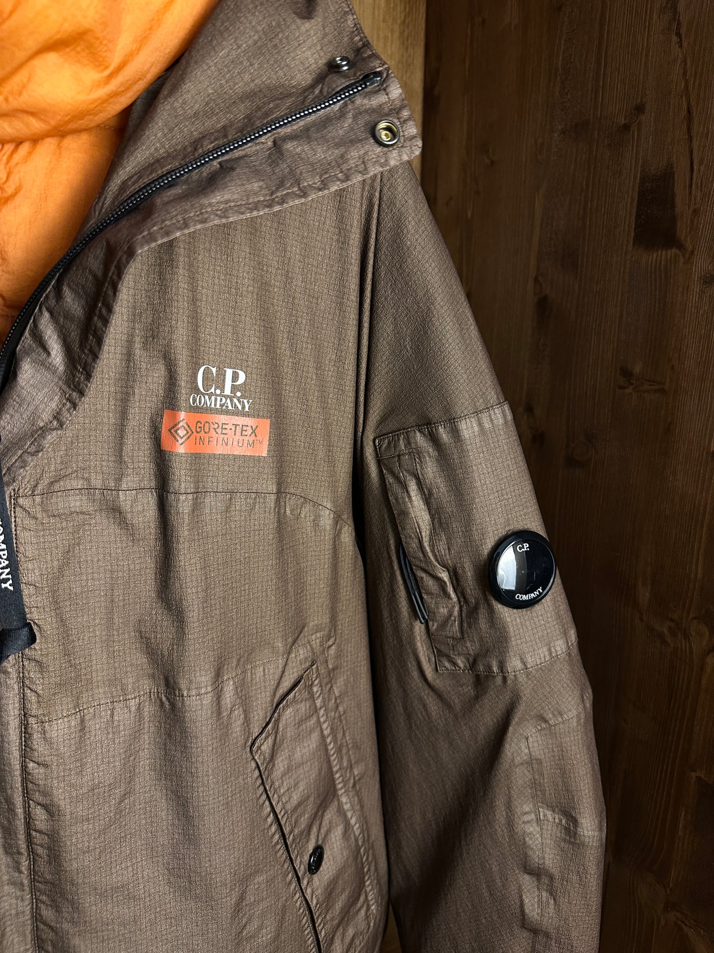 AW25 C.P. COMPANY GORE-G TYPE JACKET 3in1 in Olive Green & Neon Orange