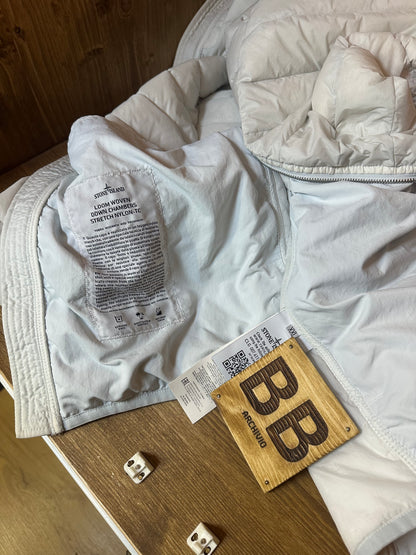 LOOM WOVEN DOWN CHAMBERS STRETCH NYLON-TC in glacial white