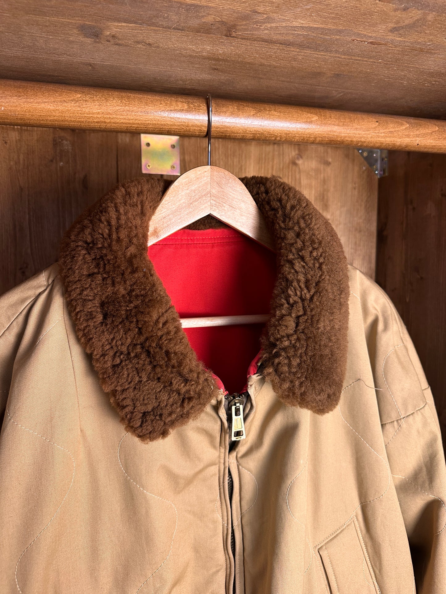 AW84 REVERSIBLE FUR COLLAR BOMBER in Orient Red & Beige Red