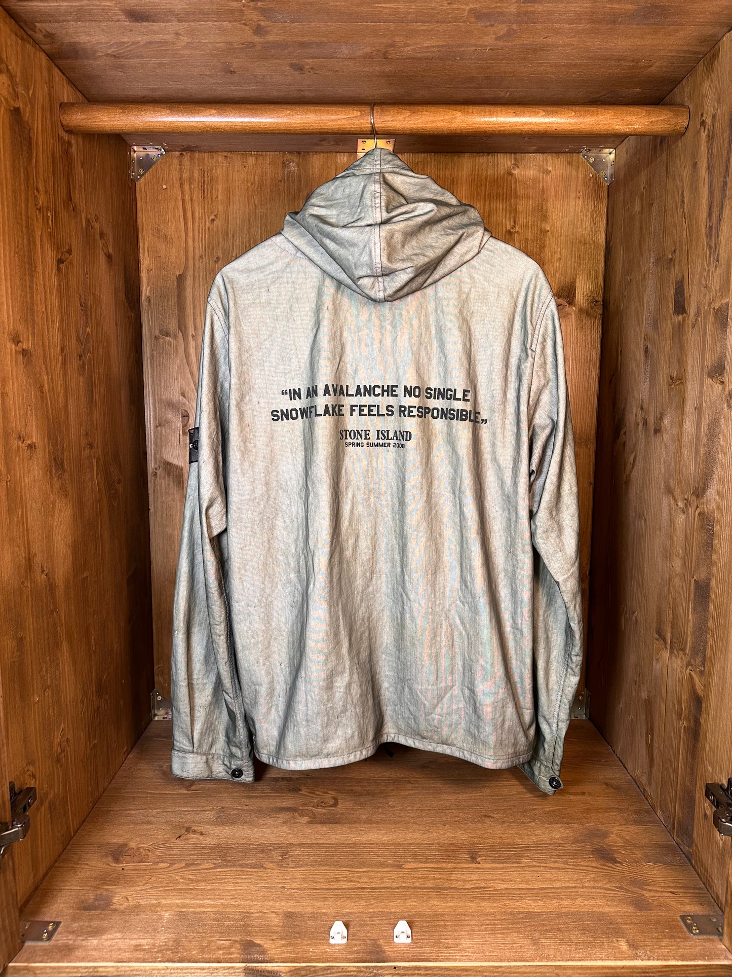 SS2008 SNOWFLAKE TYVEK SHIELD