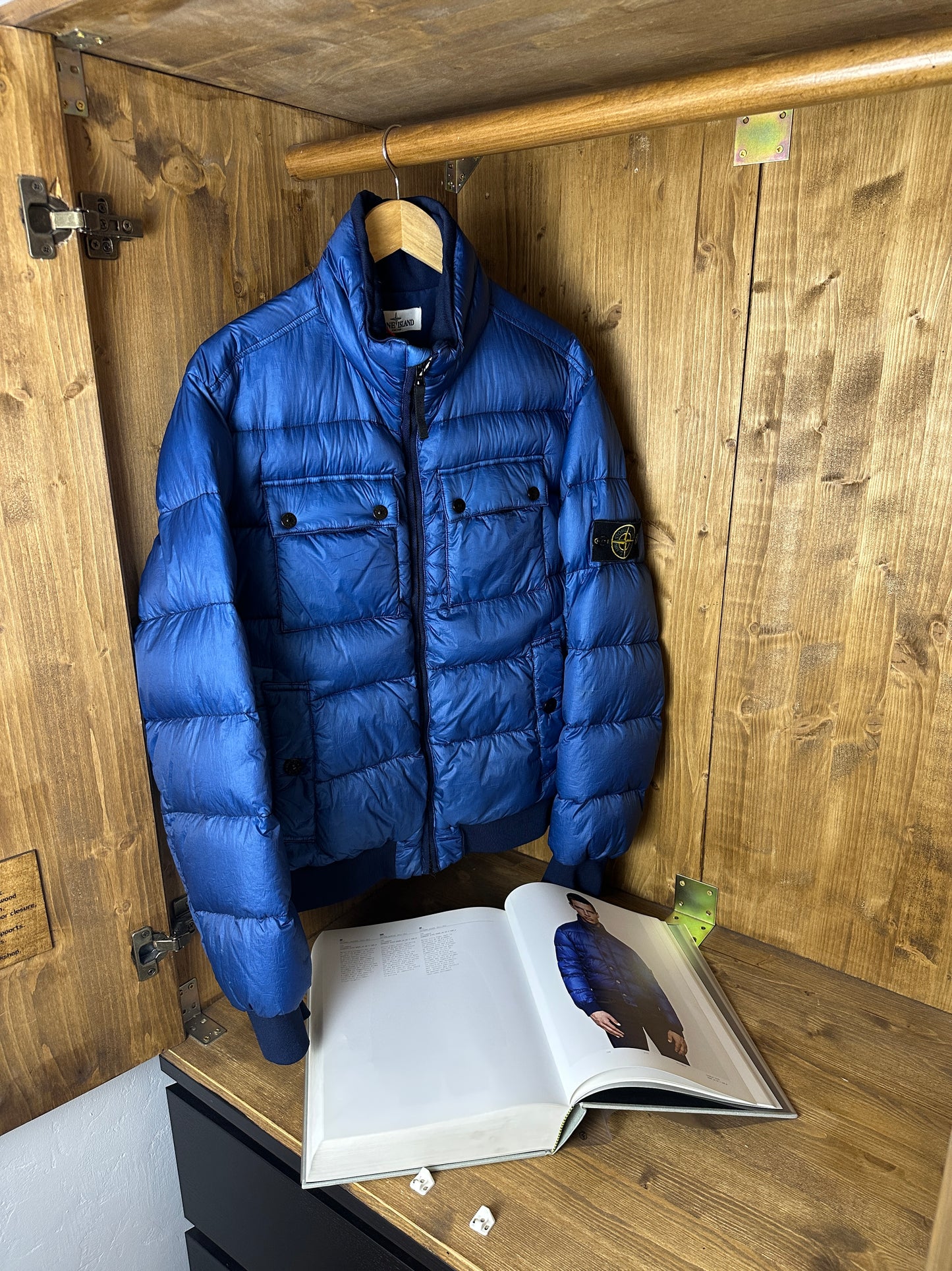 AW13 GARMENT_DYED DOWN_26 GR X SQM_N in Sapphire Blue