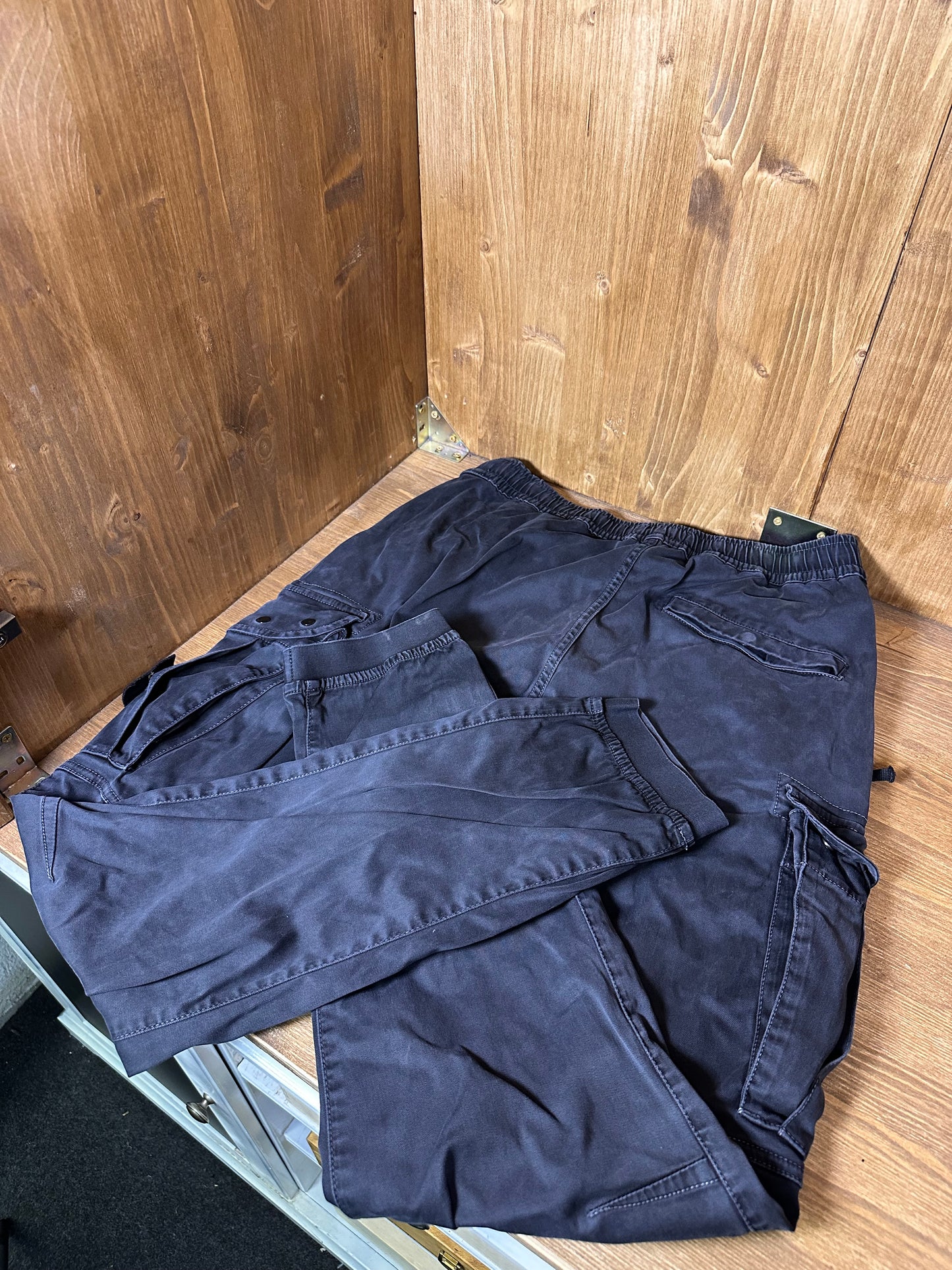 BLACK STONEWASHED CARGO