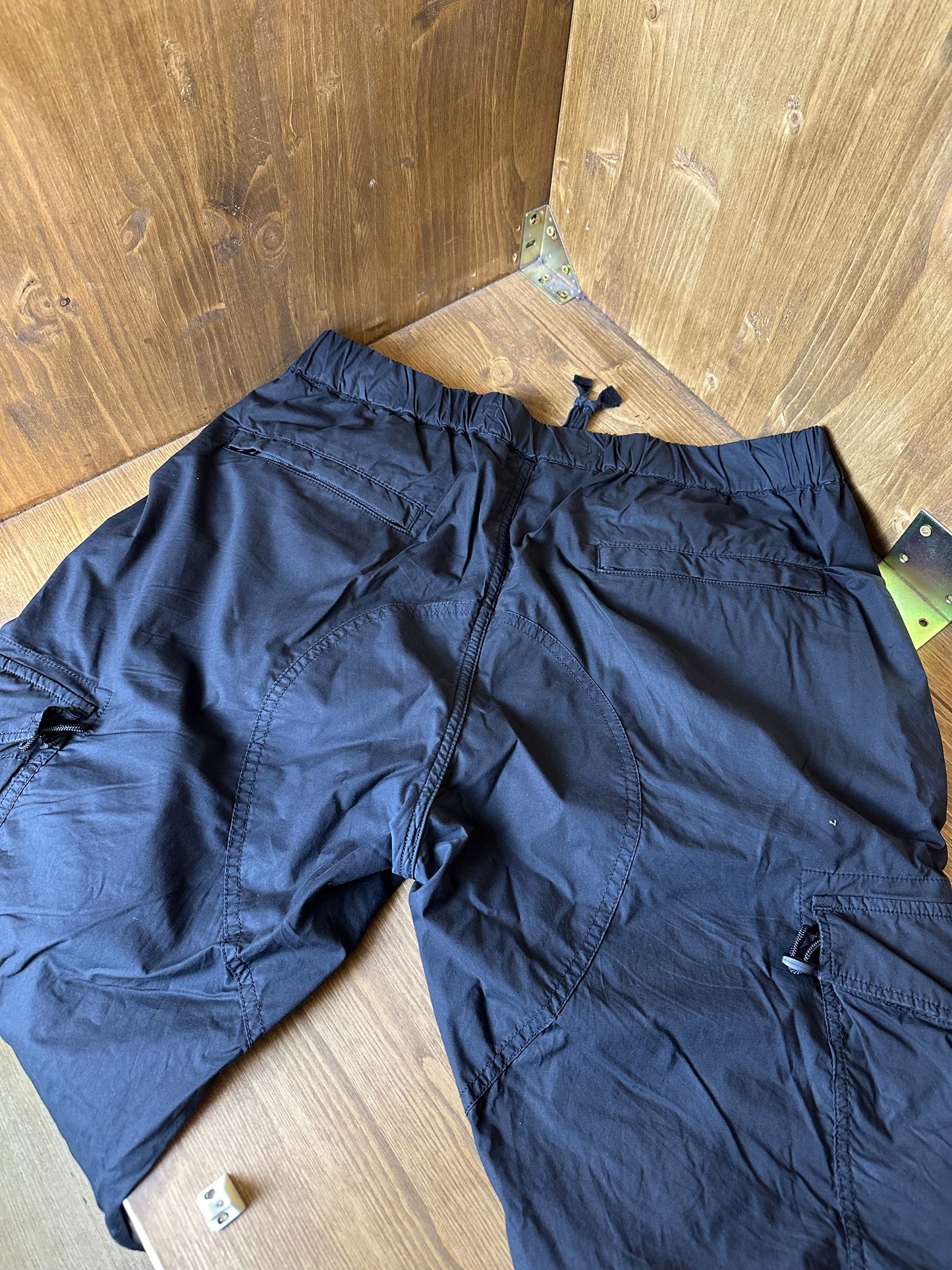 SS18 STRETCH NYLON CARGO in Black