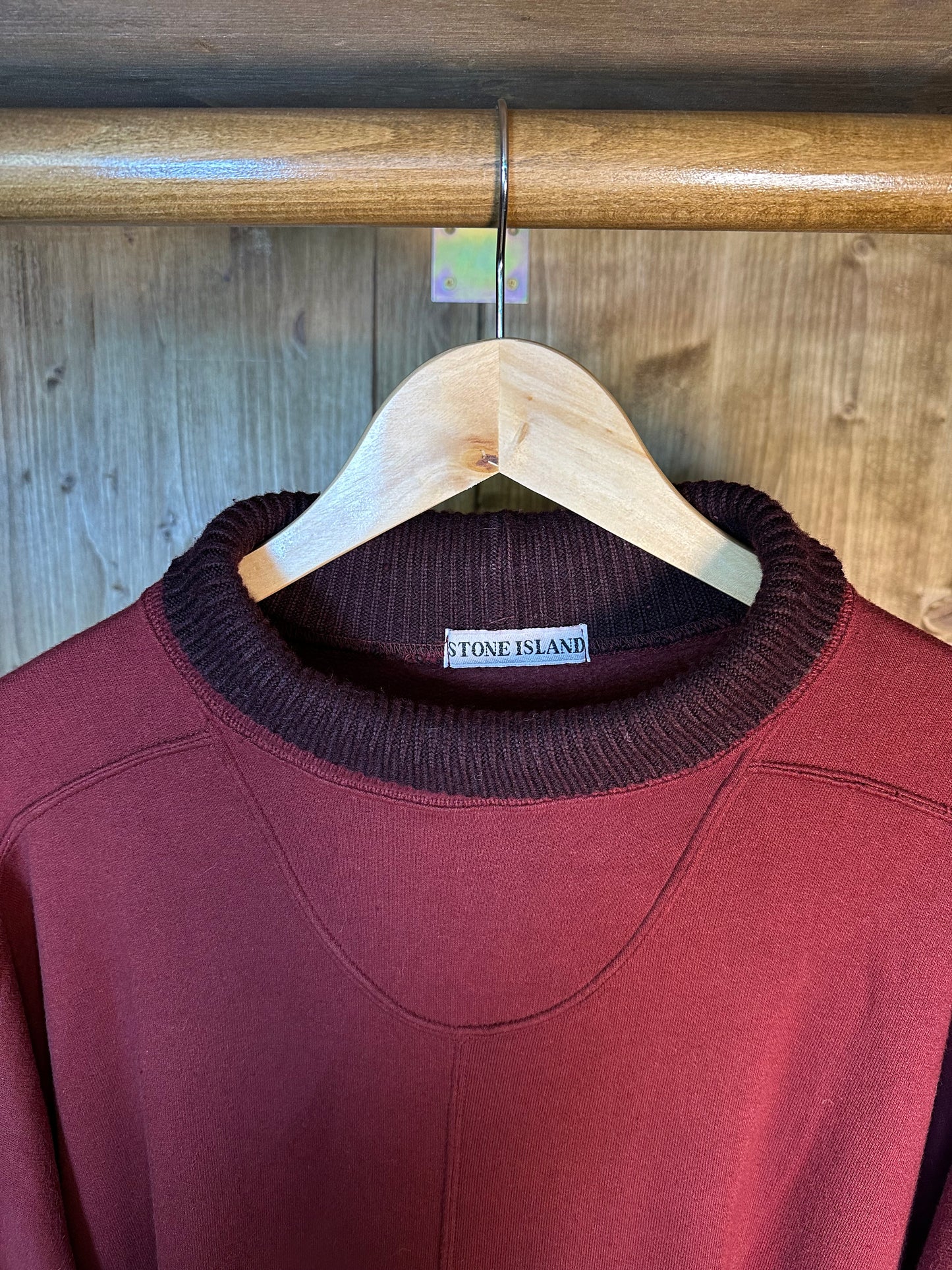 AW88 “8 PANELS” TURTLENECK in wine red