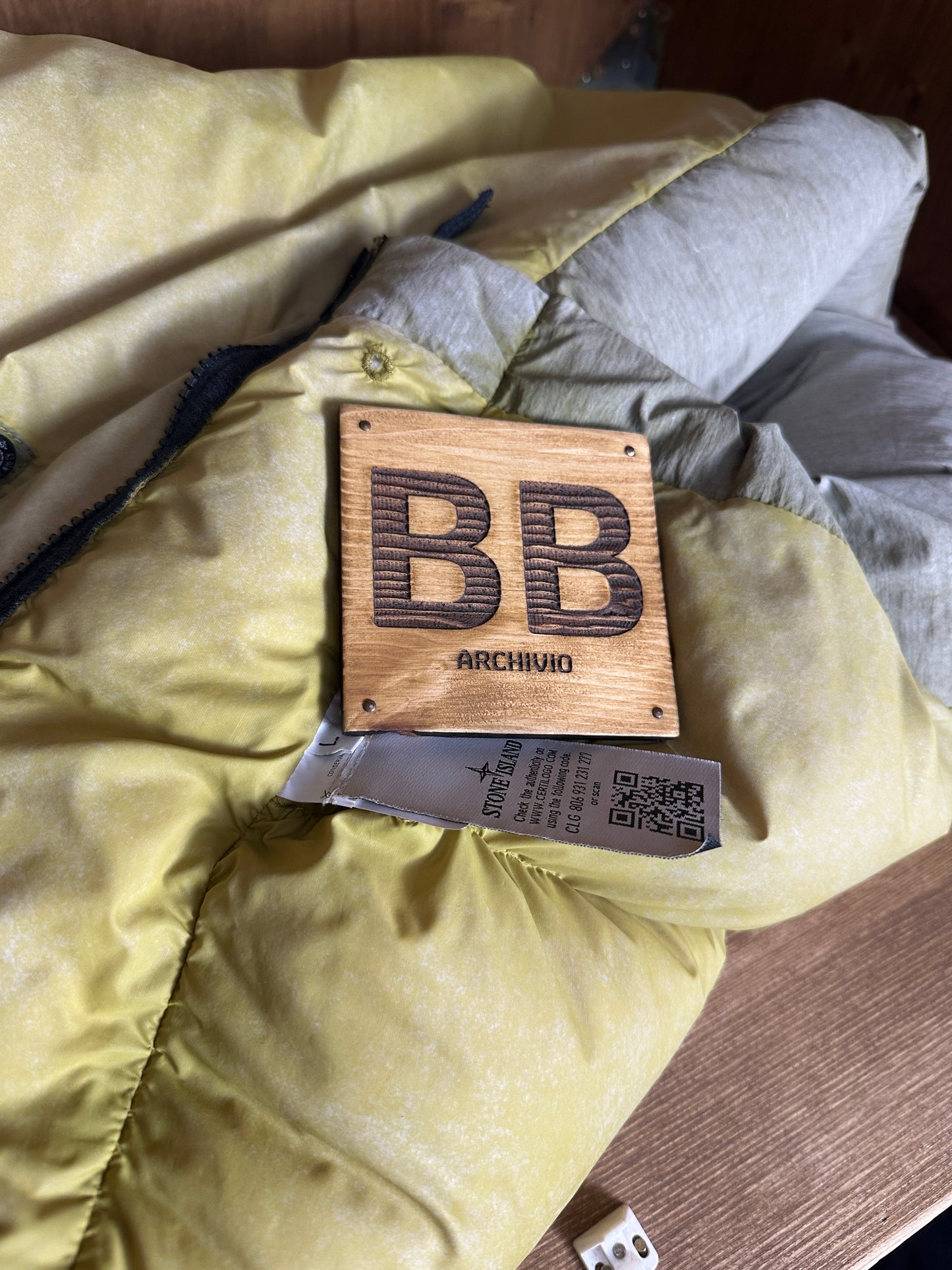 AW18 FROST TREATMENT VEST in Yellow