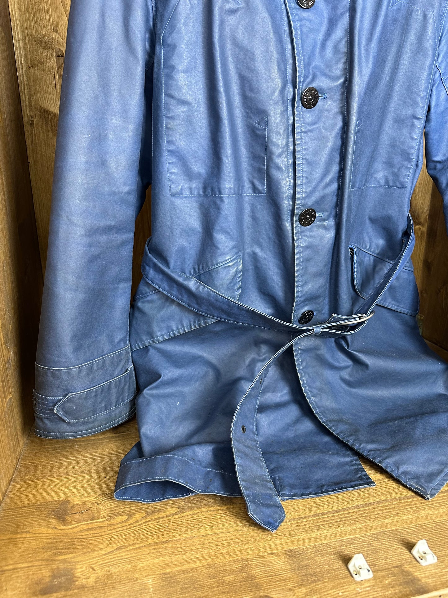 AW09 WAXED ICE TRENCH in Blu to Black
