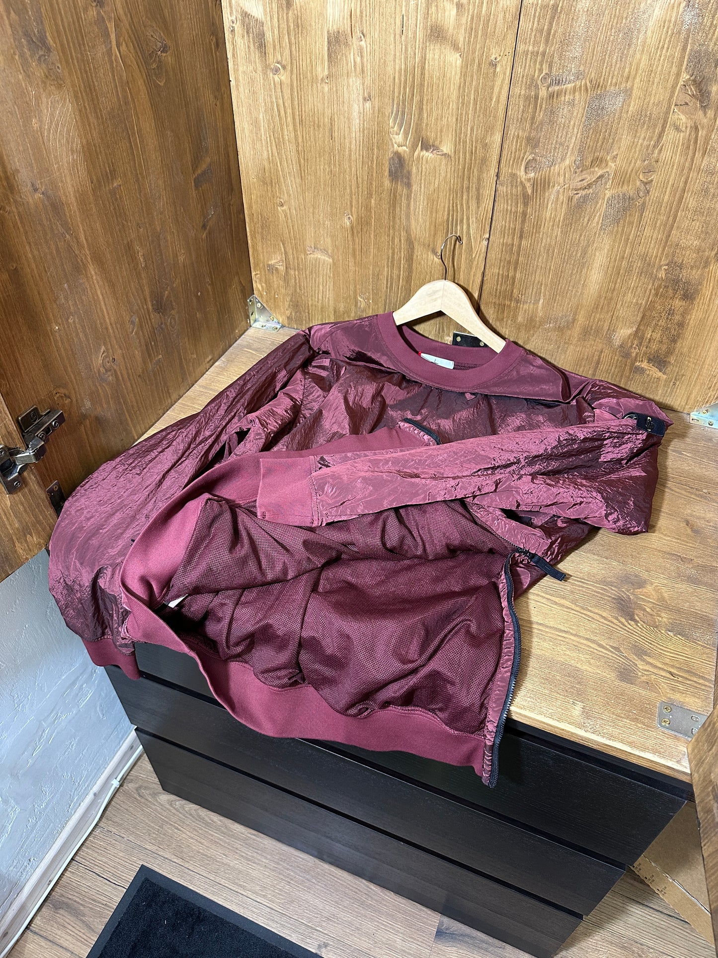 AW17 NYLON METAL CREWNECK in Flame Red