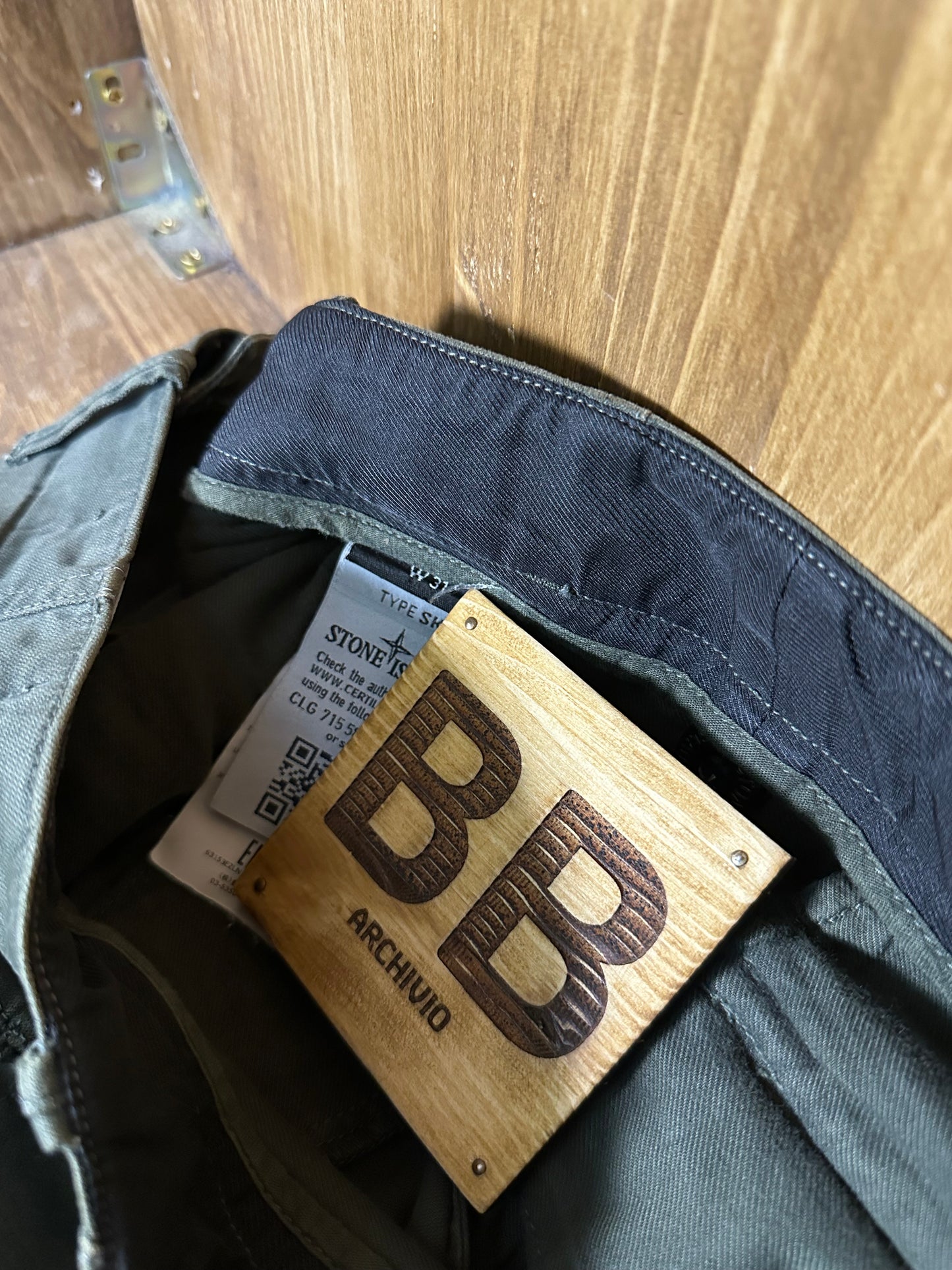 MILITARY GREEN JEANS