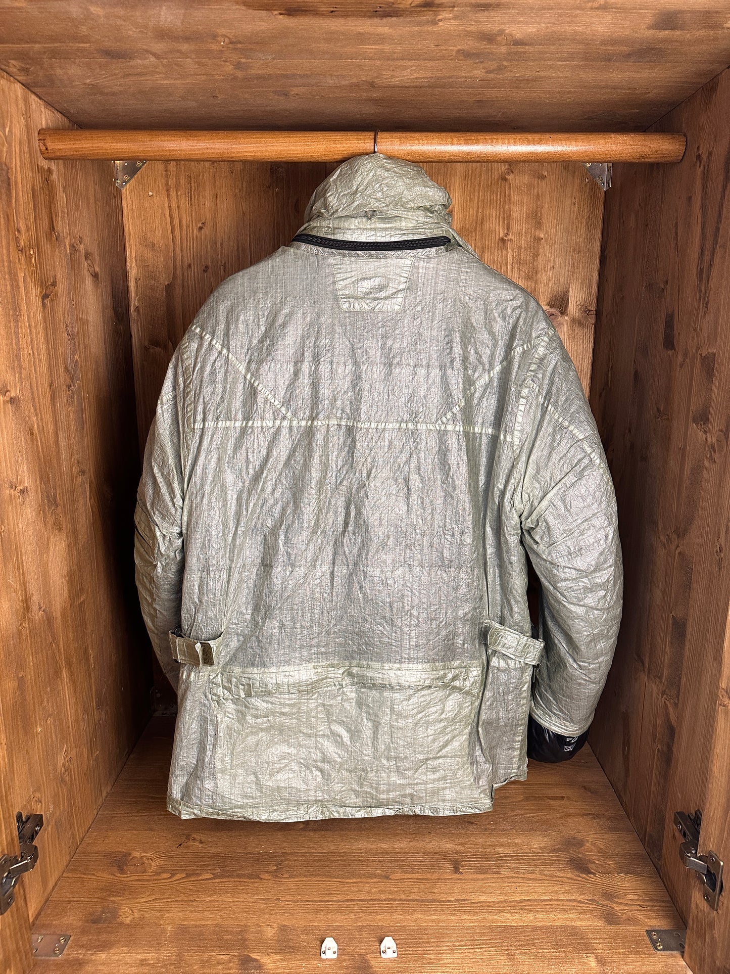 AW20 C.P. COMPANY METROPOLIS 020/1 DYNEEMA JACKET in White Aluminum
