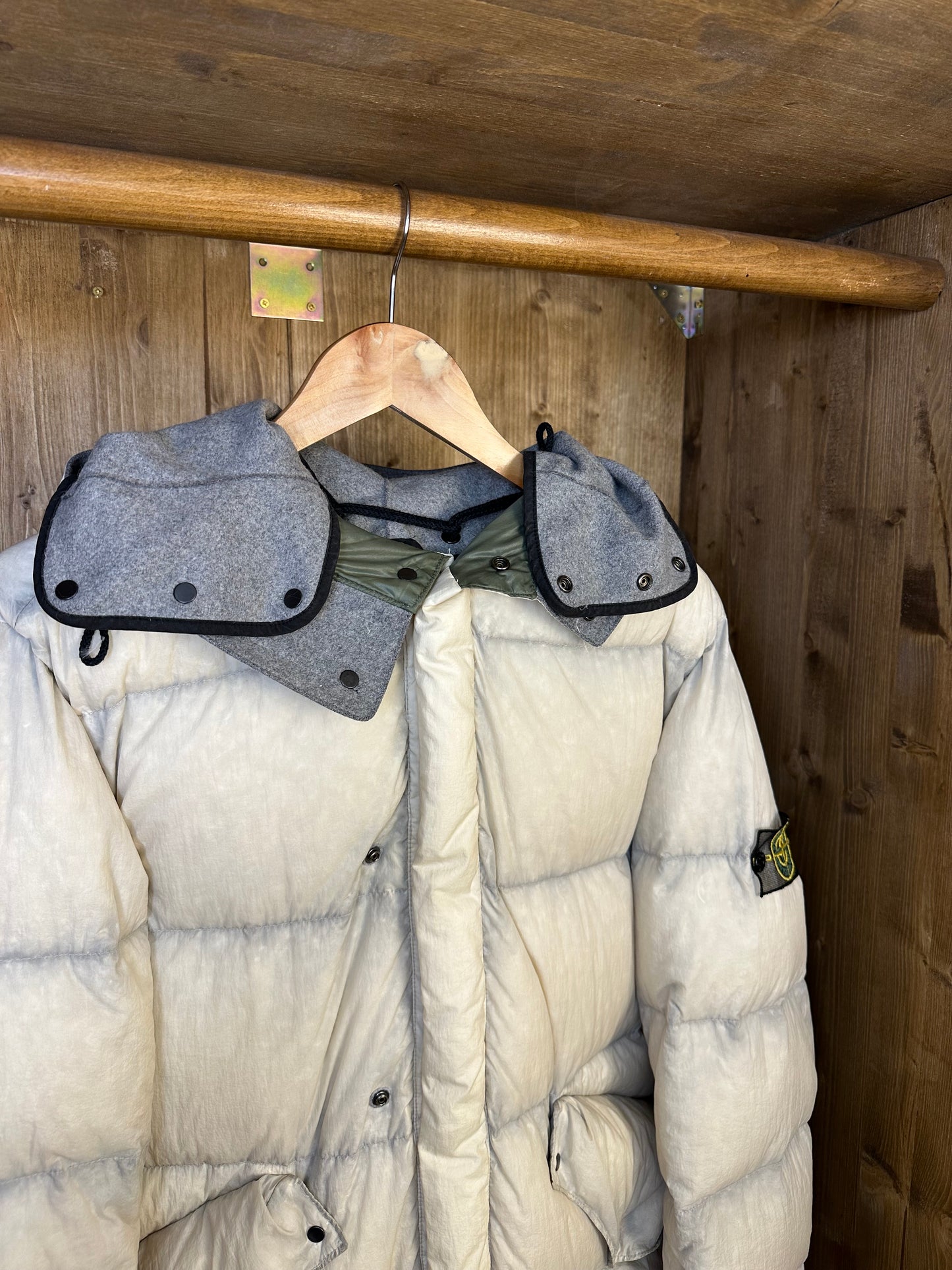 AW09 NYLON OPAQUE GOOSE DOWN PARKA in White