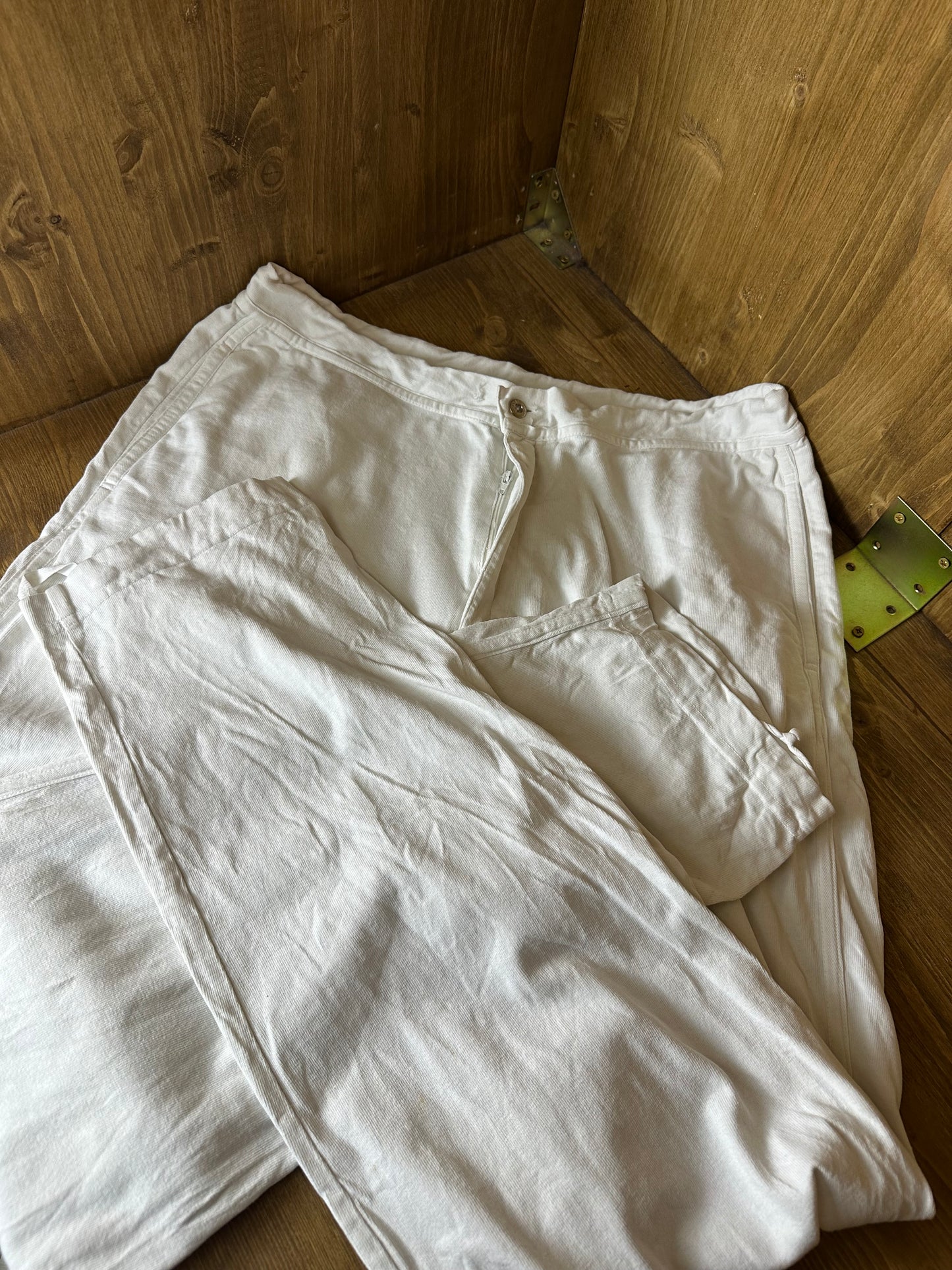 90S COTTON TEE + SWEATPANTS in White