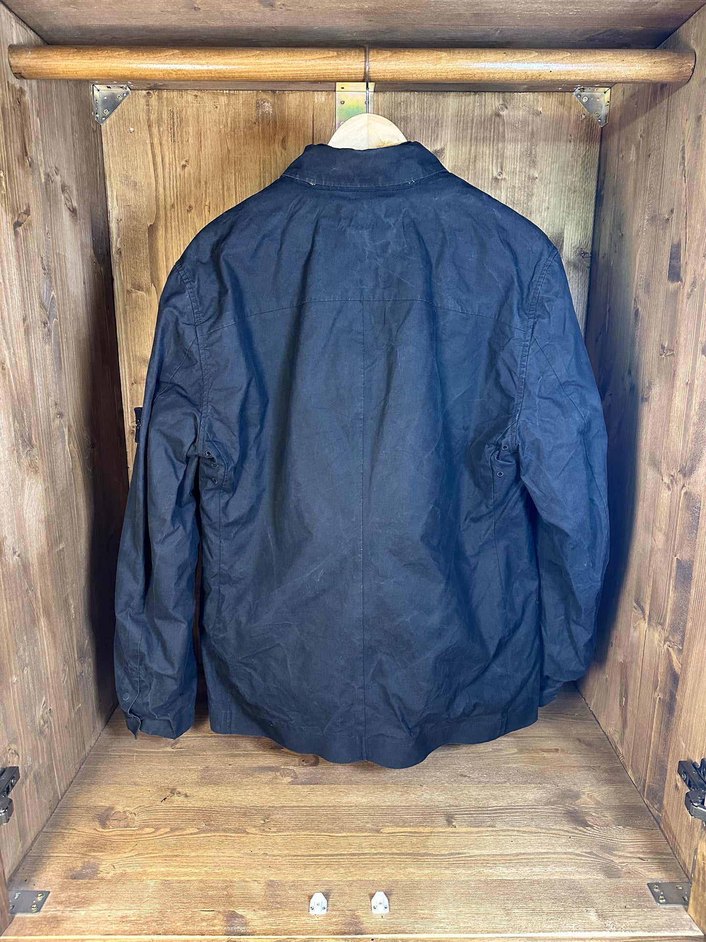 AW08 BLACK VENTILE SHORT TRENCH