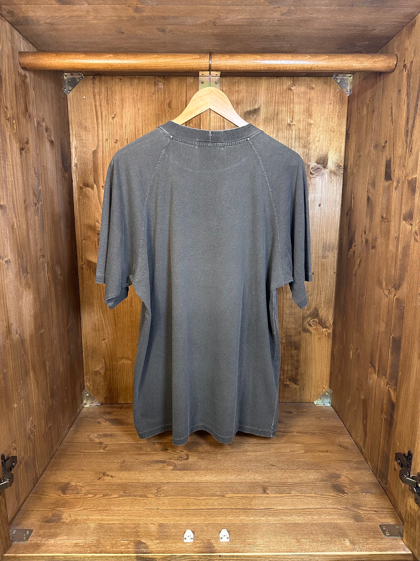 SS92 SPELL-OUT TEE in faded brown