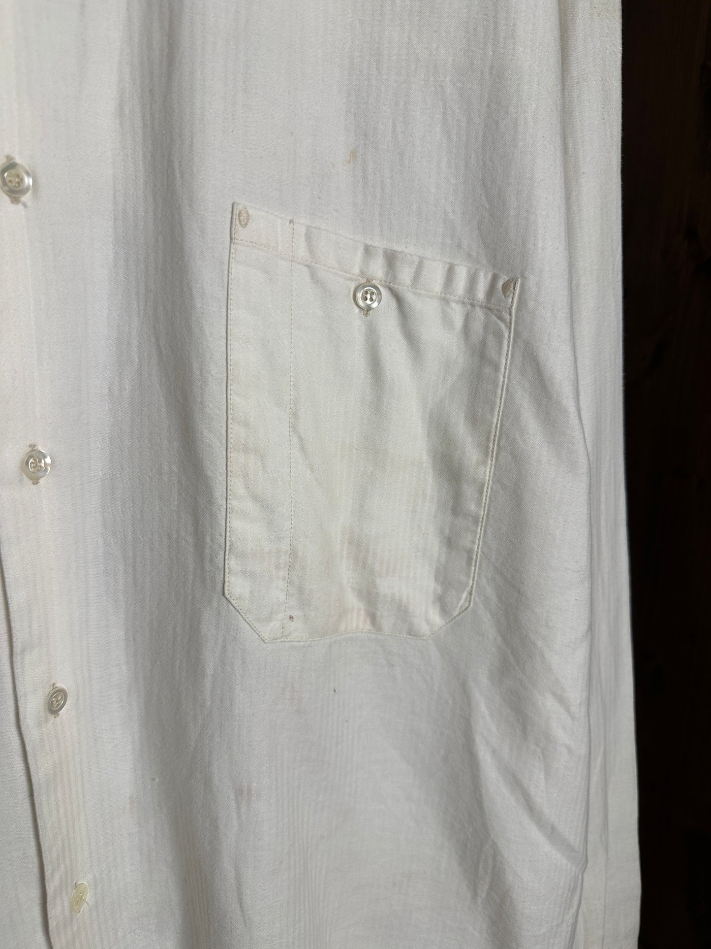 AW80s THERMOSENSITIVE VERTICAL PRINT SHIRT in White & Ivory