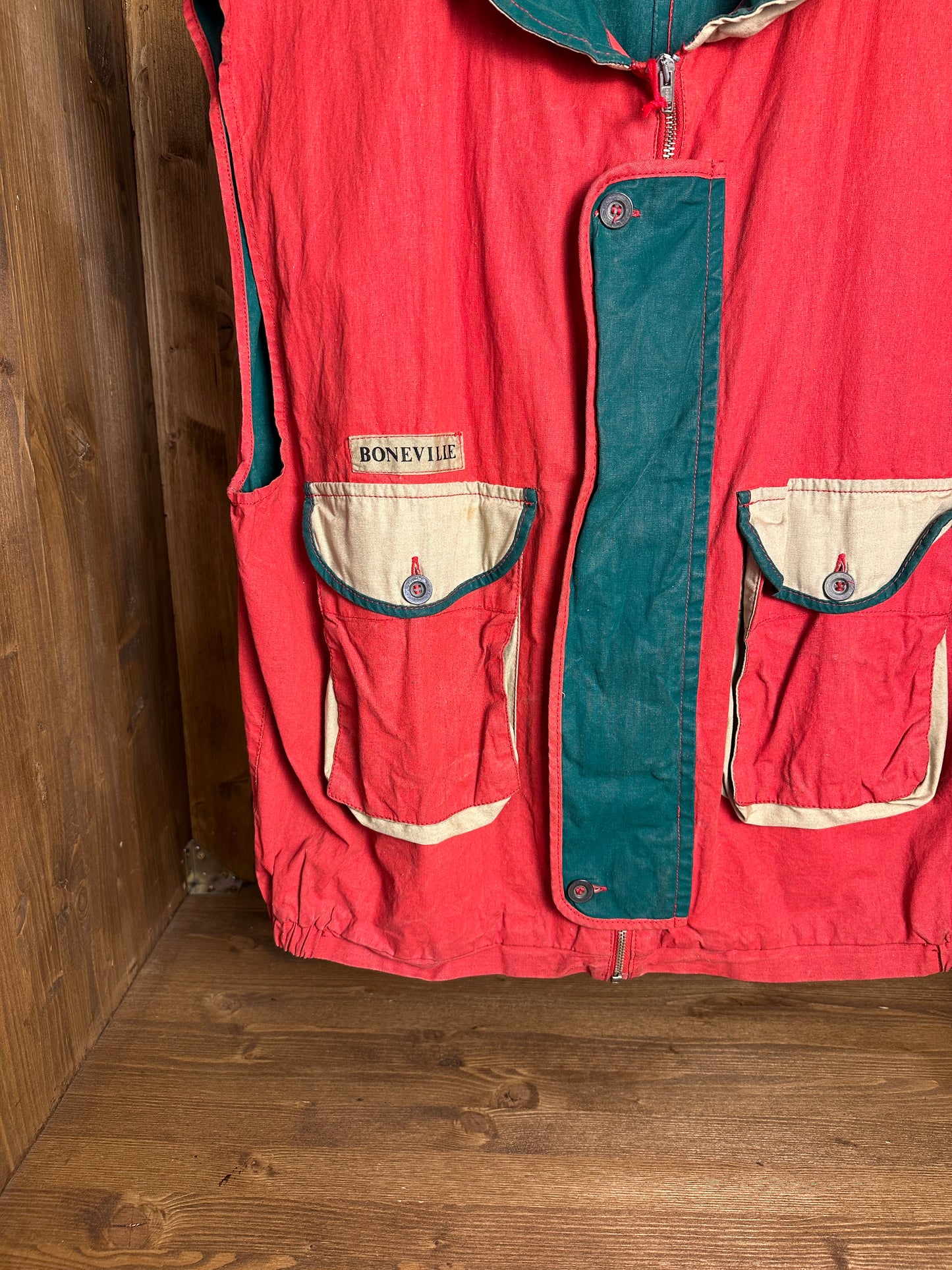 SS82/83 BONEVILLE TELA STELLA VEST in Red & Green