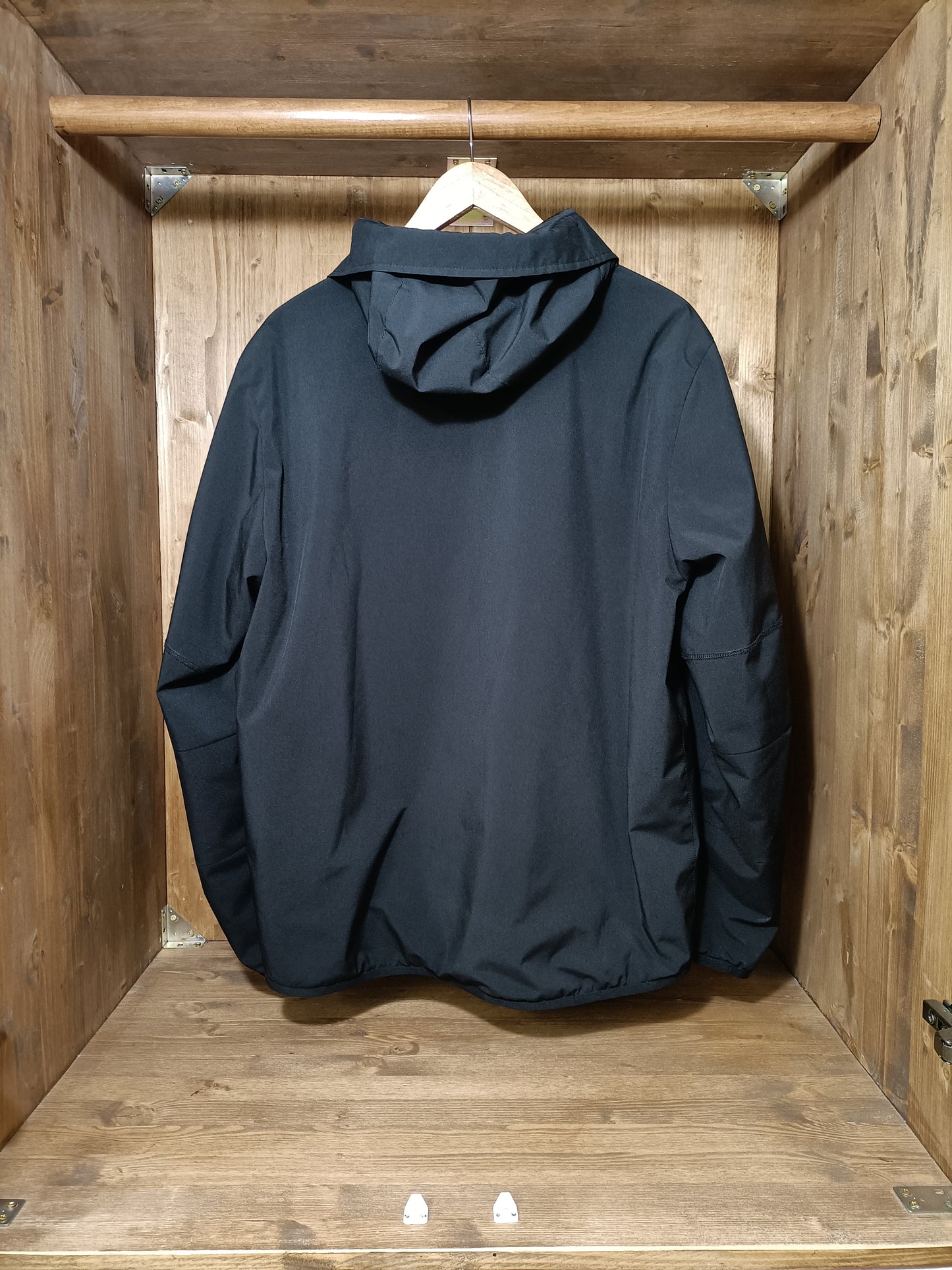 Soft shell with primaloft insulation technology