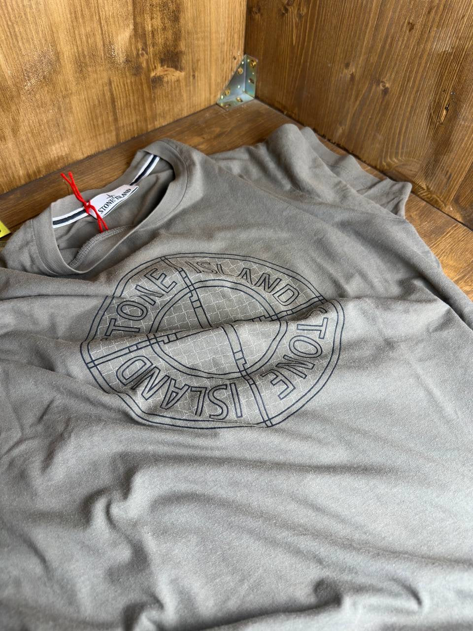 AW16 COMPASS LOGO TEE in Olive Brown