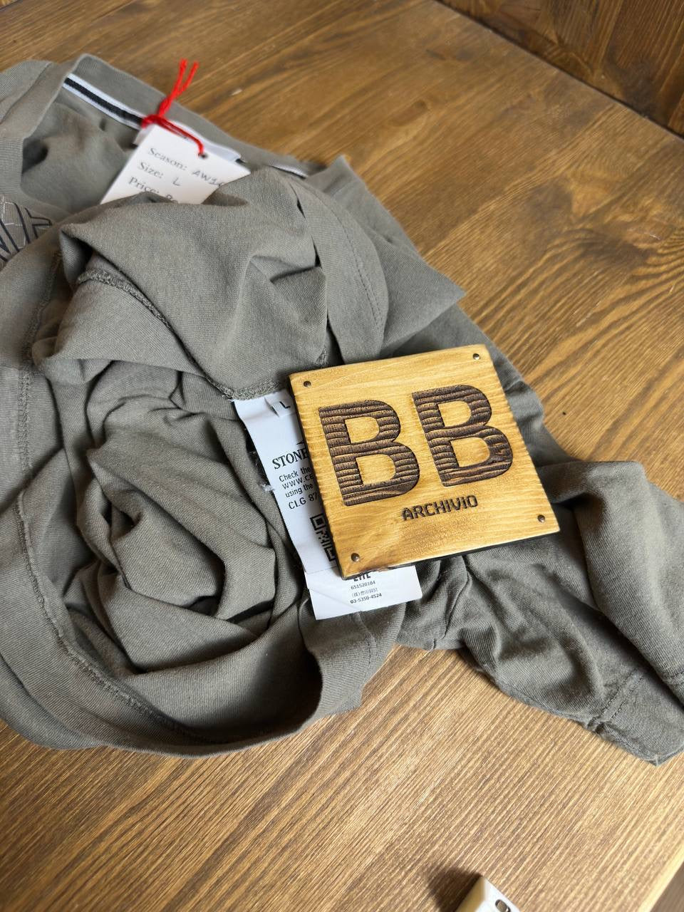 AW16 COMPASS LOGO TEE in Olive Brown