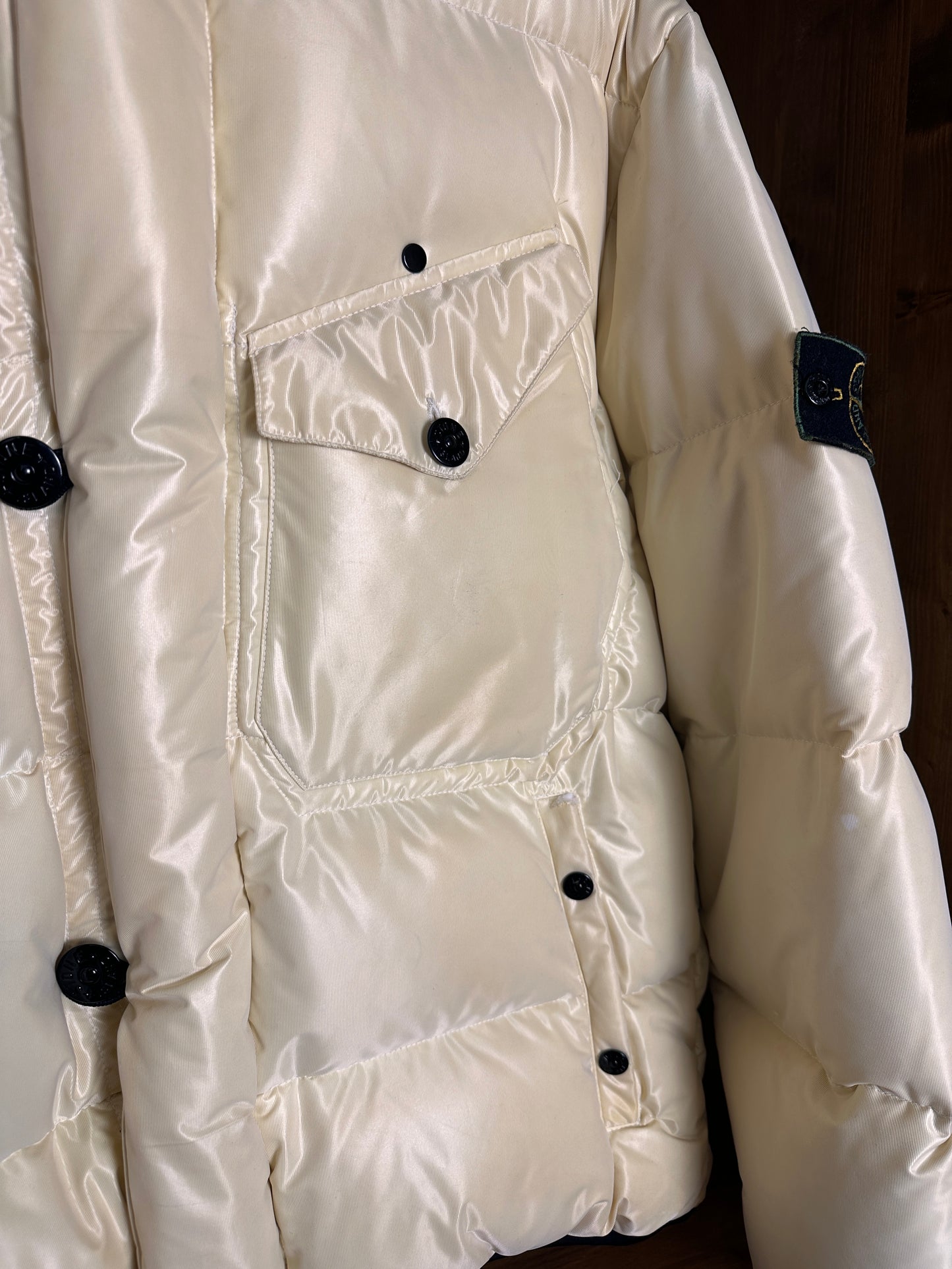 AW96 MICRO QUILTED PUFFER JACKET in Cream White