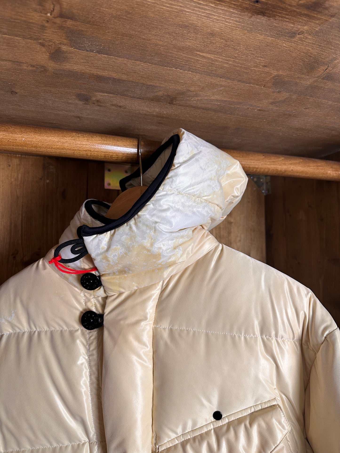 AW96 MICRO QUILTED PUFFER JACKET in Cream White