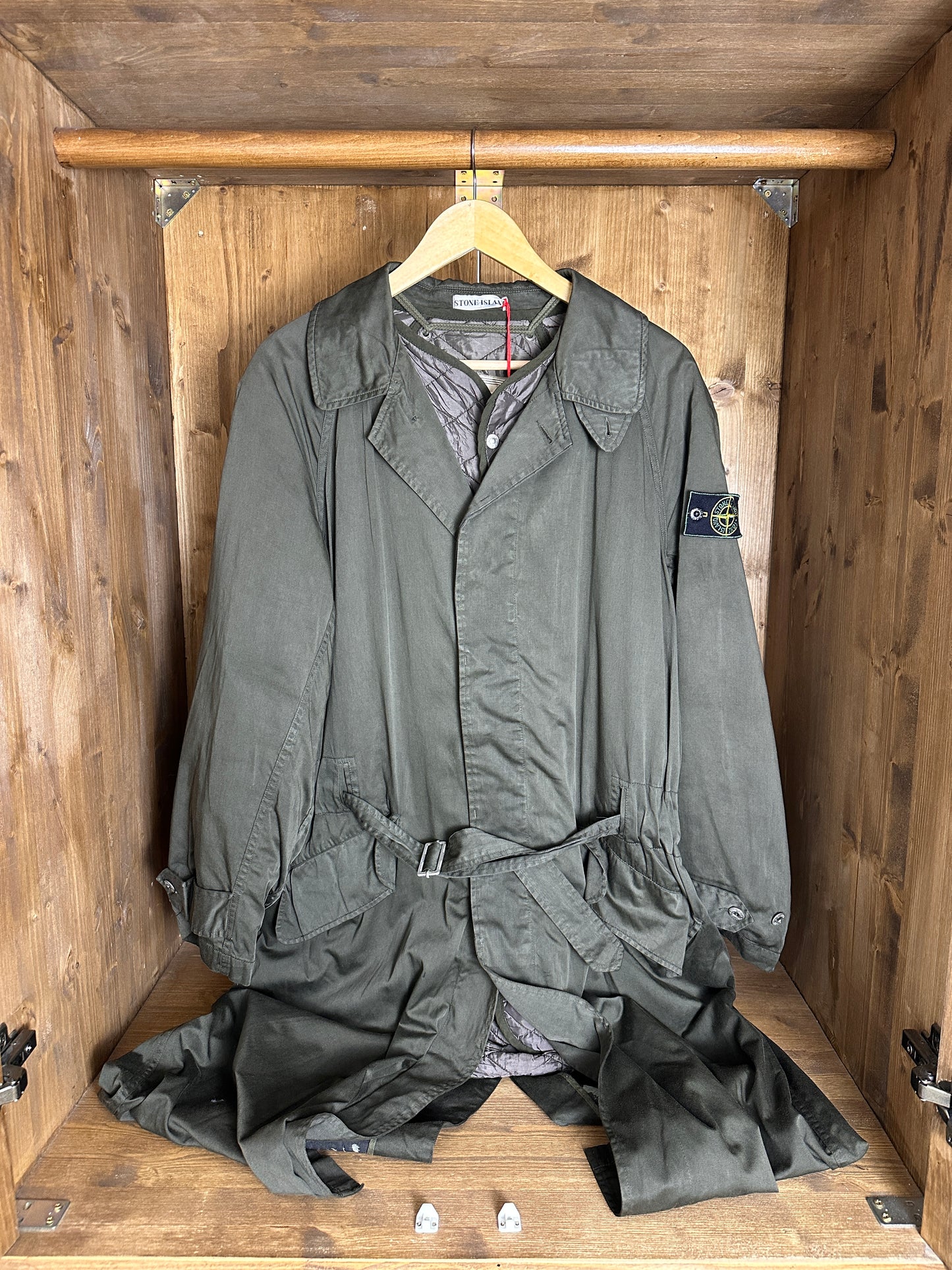 AW 88/89 RUBBERIZED SATIN TRENCH in Terra Brown