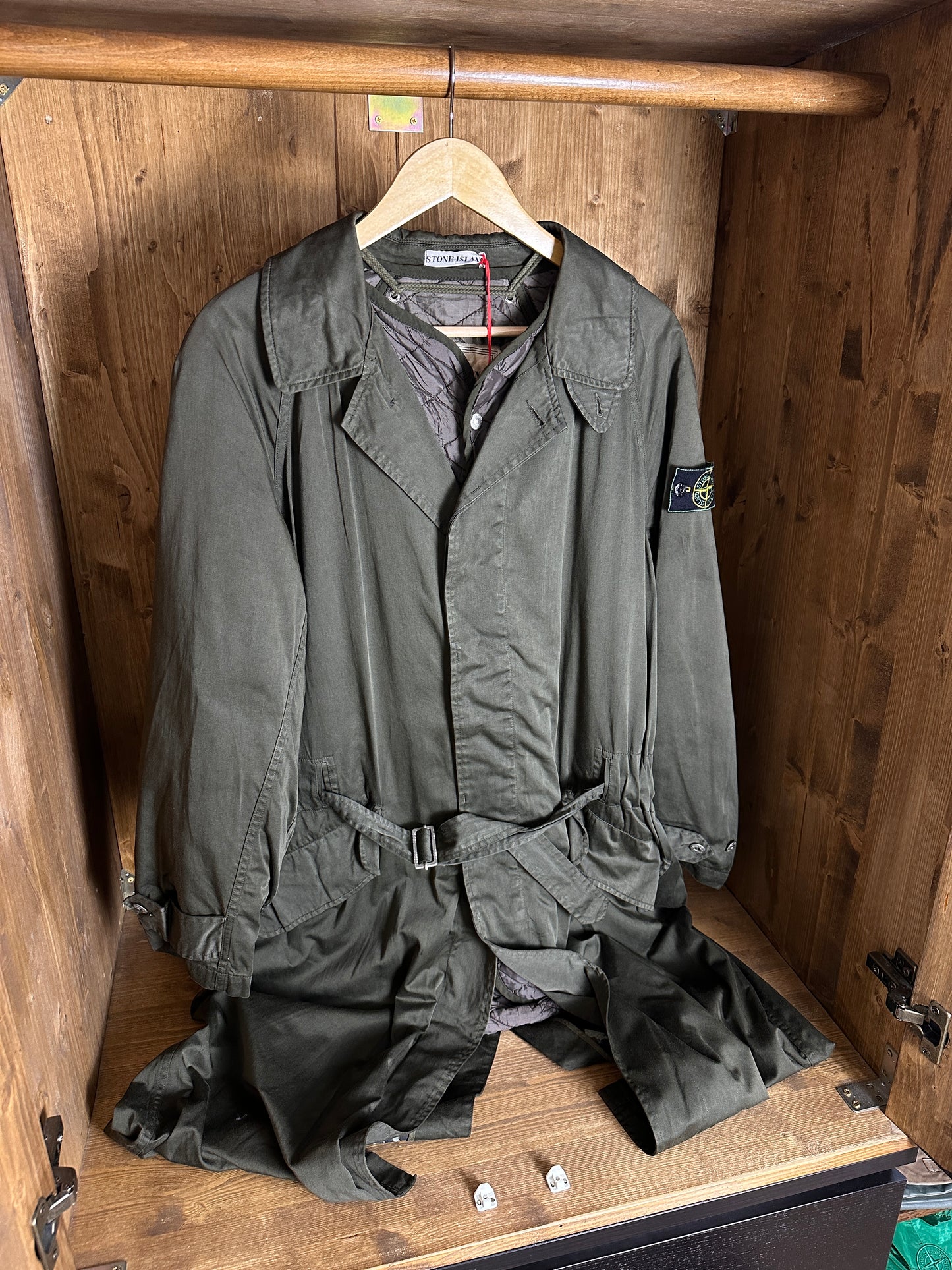 AW 88/89 RUBBERIZED SATIN TRENCH in Terra Brown