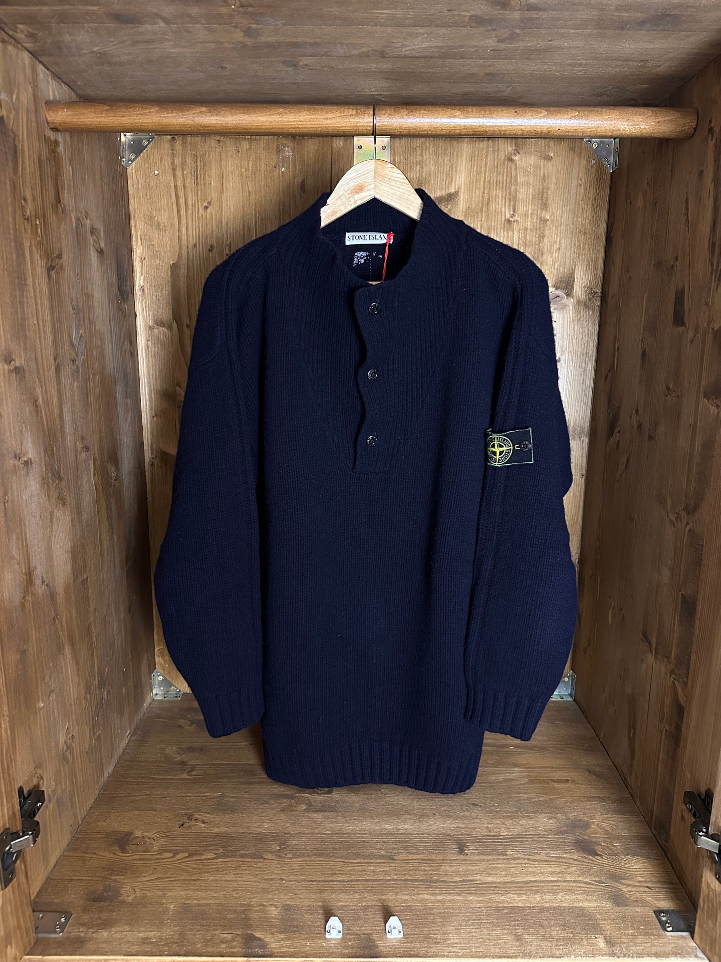 AW92 WOOL PLAIN JUMPER in Night Blue