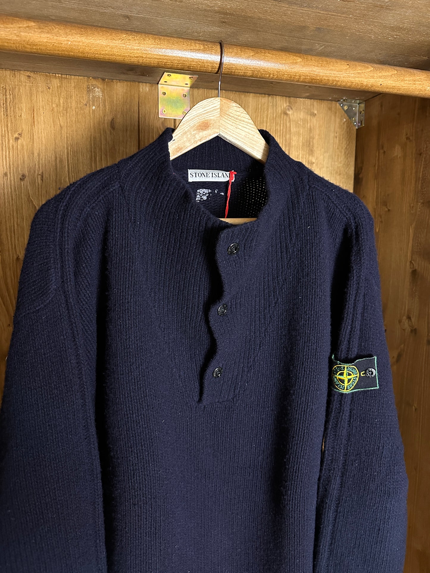 AW92 WOOL PLAIN JUMPER in Night Blue