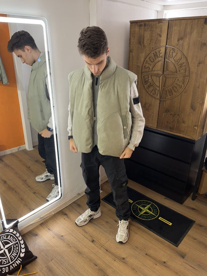 AW22 TEXTILE NON-WOVEN POLY VEST in Pale Green